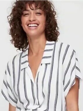 Aritzia Wilfred Free Striped Cropped Button-up Shirt